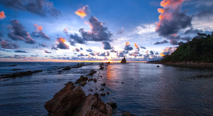 रंग बदलती झीलें और नीला समुद्र—भूकंप झेल चुके इंडोनेशिया में ये जगहें हैं ट्रैवलर्स की पहली पसंद