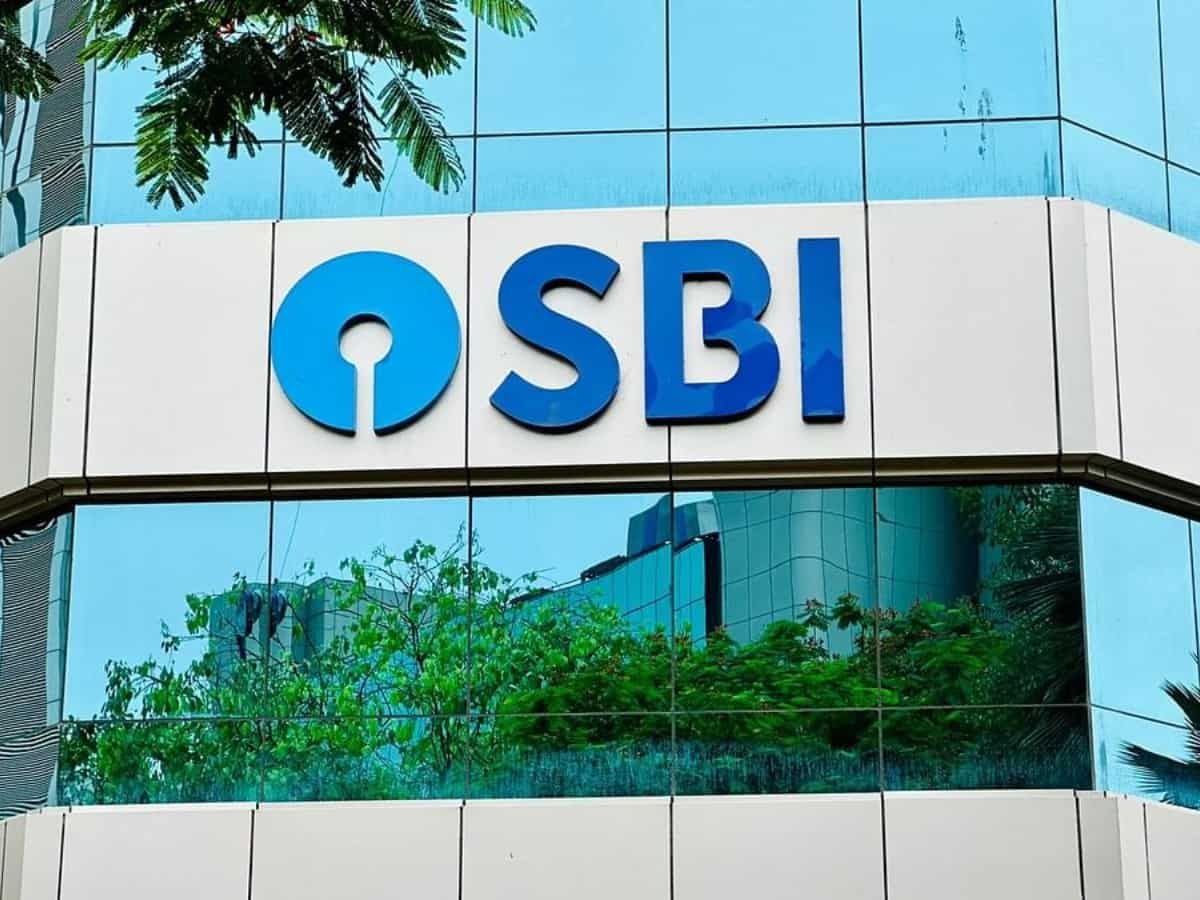 SBI ने EMI बाउंस पर वसूले 4400 रुपये, लेकिन अब देने पड़ेंगे 1.7 लाख – ग्राहक की जिद के आगे हारा बैंक