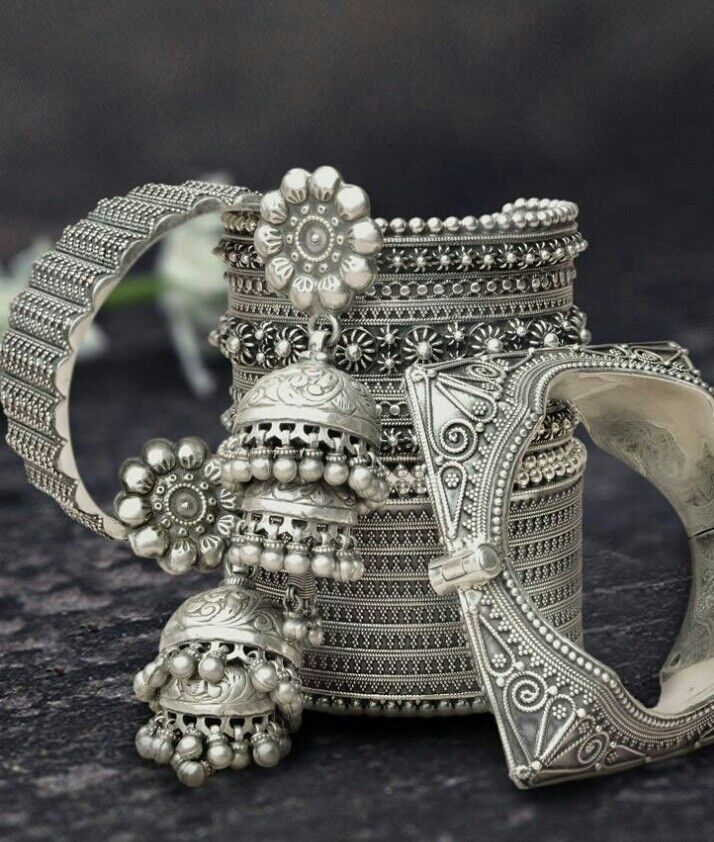 Silver shines amid volatility – उतार-चढ़ाव के बीच चांदी दिखा मजबूत मिजाज़