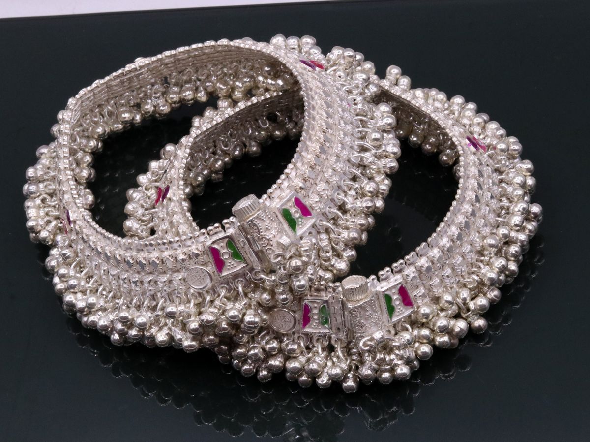 Silver Price Alert 2025: दिल्ली-मुंबई में चांदी ₹1.88 लाख/किलो, जानें क्या है असली कारण