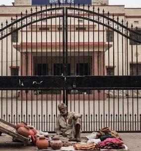 सत्ता की चौखट पर दम तोड़ता लघु व्यापारी: क्या पूँजीवाद की भेंट चढ़ जाएगी देश की अर्थव्यवस्था?