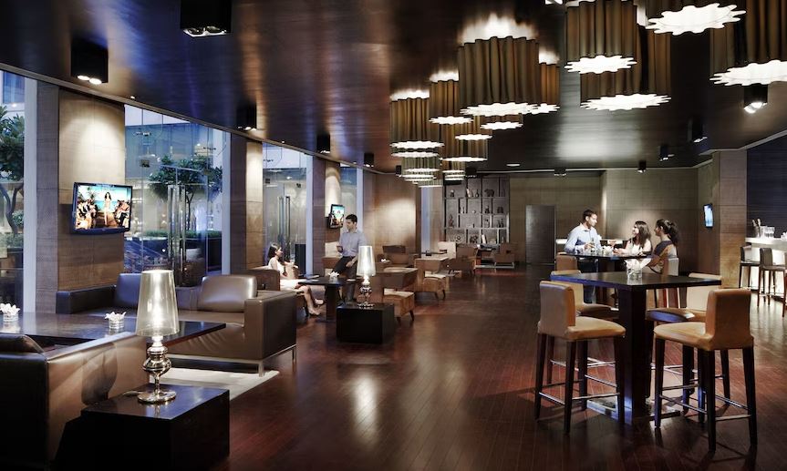 Luxury Hotel’s Big Tax Evader – विदेशी शराब पर देसी शराब का लेबल, आबकारी विभाग ने खोली पोल