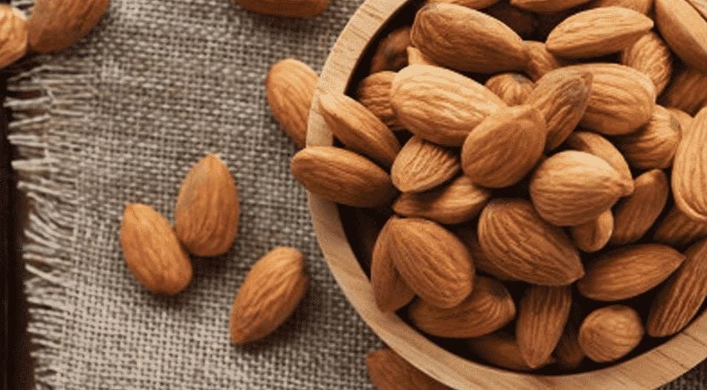 California Almond vs Normal Badam – कैलिफोर्निया और देसी बादाम में अंतर