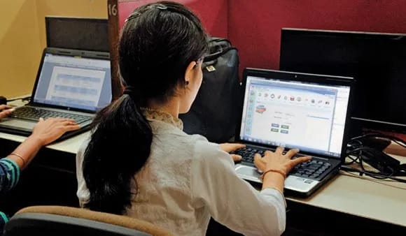 Does Budget 2026 Signal a Shift from Degrees to Career-Ready Learning? | क्या बजट 2026 ने डिग्री से करियर-रेडी शिक्षा की ओर बड़ा इशारा किया?