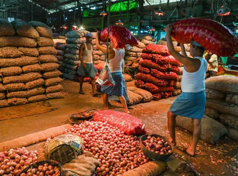 Food Prices Push Wholesale Inflation Up : खाने-पीने की चीजों से महंगाई बढ़ी