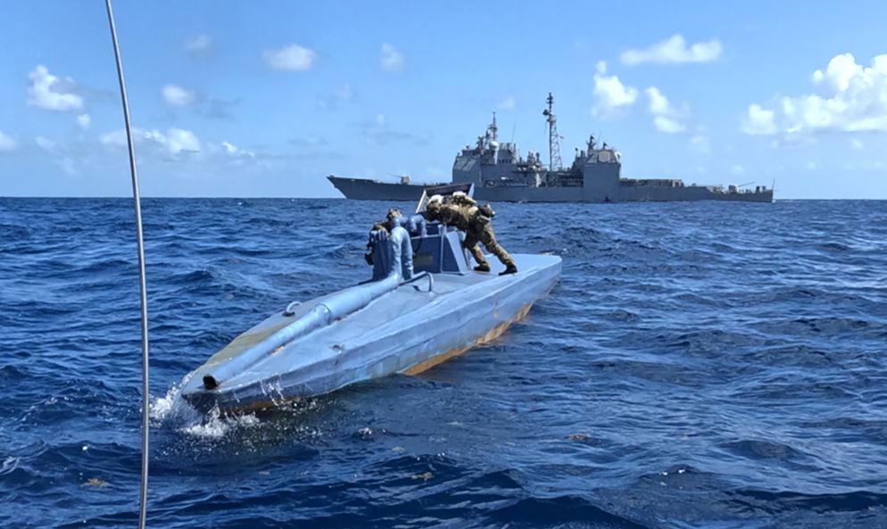 US Airstrike Drug Smugglers Boat – ड्रग तस्कर नावों पर अमेरिकी हवाई हमला