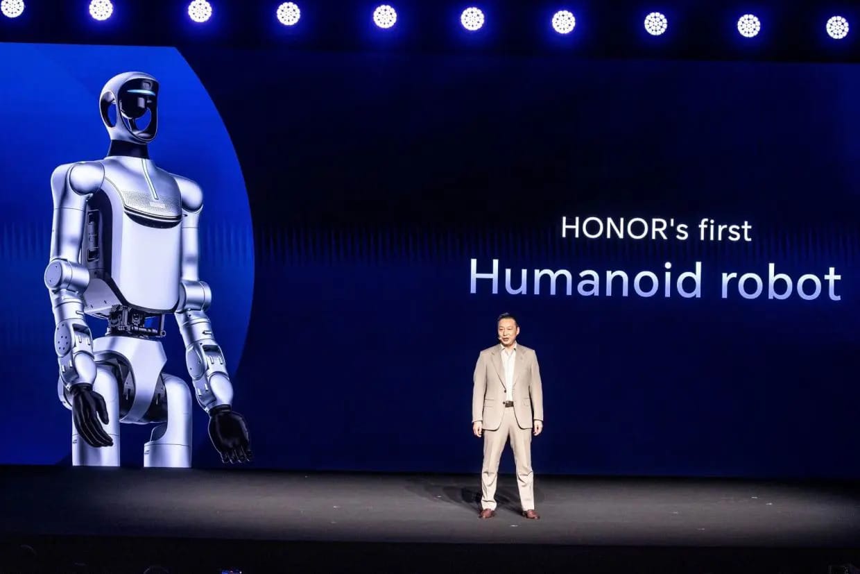 MWC 2026 में HONOR का AI विज़न मजबूत, Robot Phone, Humanoid Robot और Magic V6 से मचाई हलचल | HONOR Advances Its AI Vision at MWC 2026 with Robot Phone, Humanoid Robot and Magic V6