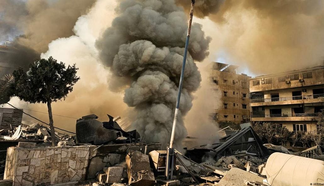 अमेरिका-इजराइल हमले से ईरान में तबाही: 3000 घर तबाह, 1200 मौतें