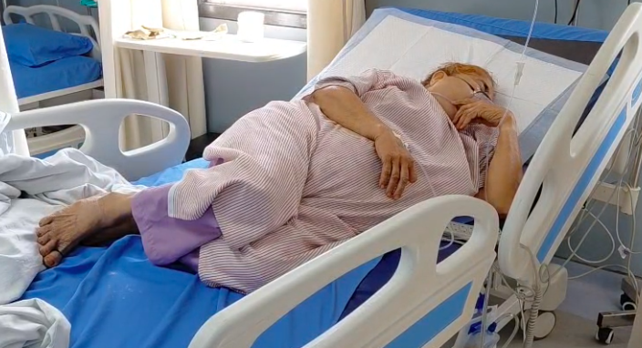 ग्वालियर में मंदिर से लौट रहे मां-बेटे पर बदमाशों का हमला: फायरिंग में महिला घायल