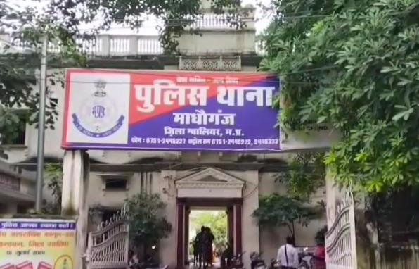 ग्वालियर में सिपाही की दबंगई, पड़ोसी के प्लॉट पर गाड़ी खड़ी करने को लेकर मारपीट