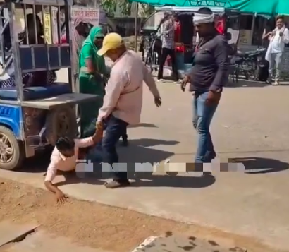 हरपालपुर में सड़क पर युवक से मारपीट: मानवता हुई शर्मसार, कानून व्यवस्था पर सवाल
