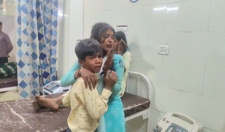 टीकमगढ़ में भीषण सड़क हादसा: तेज रफ्तार बुलेरो ने श्रद्धालुओं से भरी ट्रैक्टर-ट्रॉली को मारी टक्कर