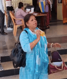 सागर: जिला कलेक्ट्रेट में महिला का आत्मघाती प्रयास; बेटे से मिलने में असफलता पर पेट्रोल डाल आत्मदाह की कोशिश