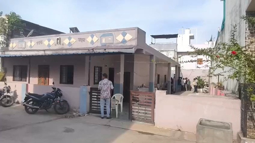 रतलाम में 22 वर्षीय युवक ने फांसी लगाकर की आत्महत्या, प्रतियोगी परीक्षा की कर रहा था तैयारी