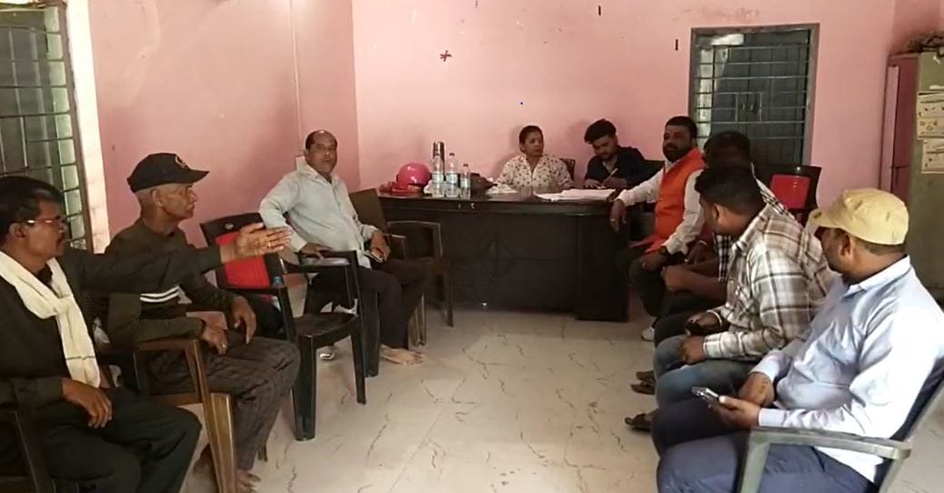 गौचर भूमि पर कब्रिस्तान का विवाद; भेड़ाघाट में ग्रामीणों के समर्थन में उतरा बजरंग दल, दी उग्र आंदोलन की चेतावनी