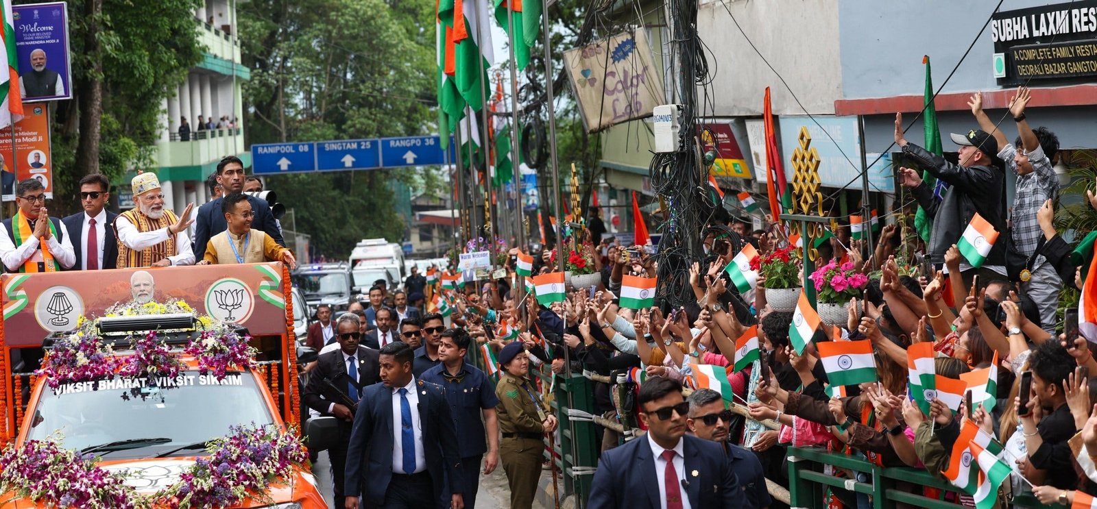 PM मोदी का सिक्किम दौरा: गैंगटोक में भव्य रोड शो, 4000 करोड़ से अधिक परियोजनाओं की सौगात