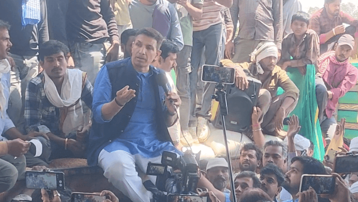 विदिशा कृषि मंडी में कांग्रेस प्रदेश अध्यक्ष जीतू पटवारी ने किसानों से की मुलाकात, सरकार पर उठाए सवाल