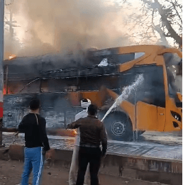 ग्वालिय: बागेश्वर धाम जा रही बस में लगी आग, पुलिस की तत्परता से टला बड़ा हादसा