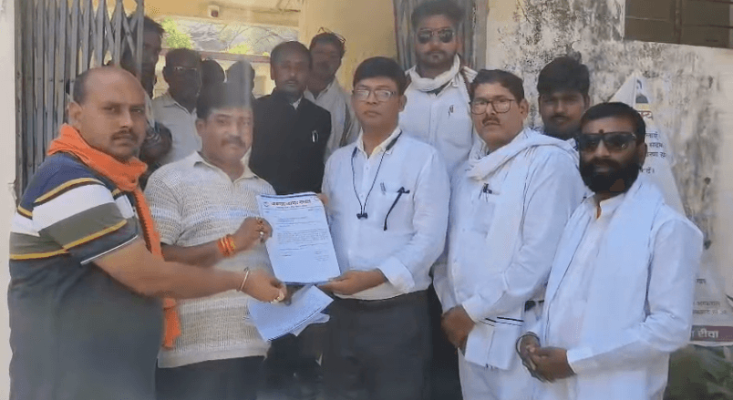 चाकघाट हाईवे हादसों से जनता नाराज, व्यापार मंडल ने एसडीएम को सौंपा ज्ञापन