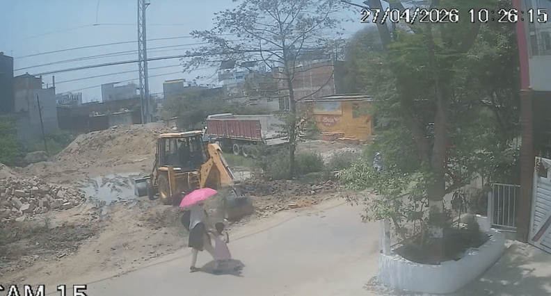 लखनऊ में सरकारी नहर तोड़कर जेसीबी से बनाया अवैध रास्ता, जलनिकासी बाधित होने से लोग नाराज