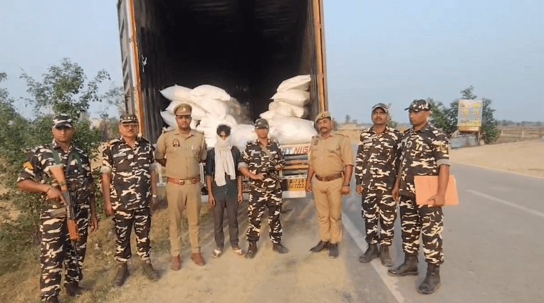 महाराजगंज: भारत-नेपाल सीमा पर बड़ी कार्रवाई, 25 क्विंटल विदेशी अखरोट बरामद