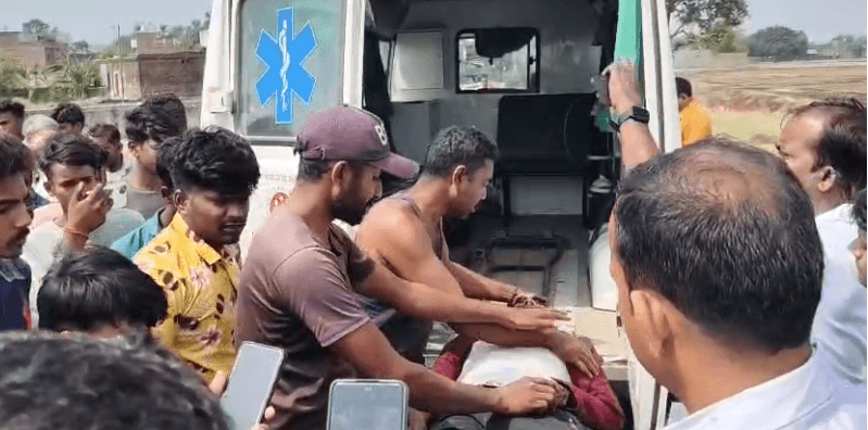 महराजगंज में तेज रफ्तार का कहर, दो बाइकों की टक्कर में 3 घायल