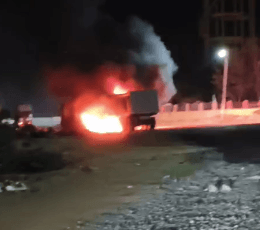 निवाड़ी में दो डंपरों की भीषण टक्कर, आग लगने से चालक-परिचालक की मौत