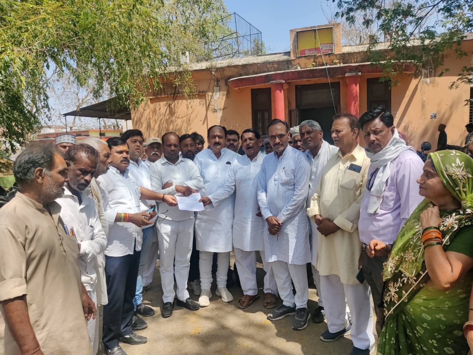 मैहर: कांग्रेस कार्यकर्ताओं का महंगाई को लेकर हल्लाबोल प्रदर्शन; गैस सिलेंडर कीमतों को लेकर जनता में भी रोष