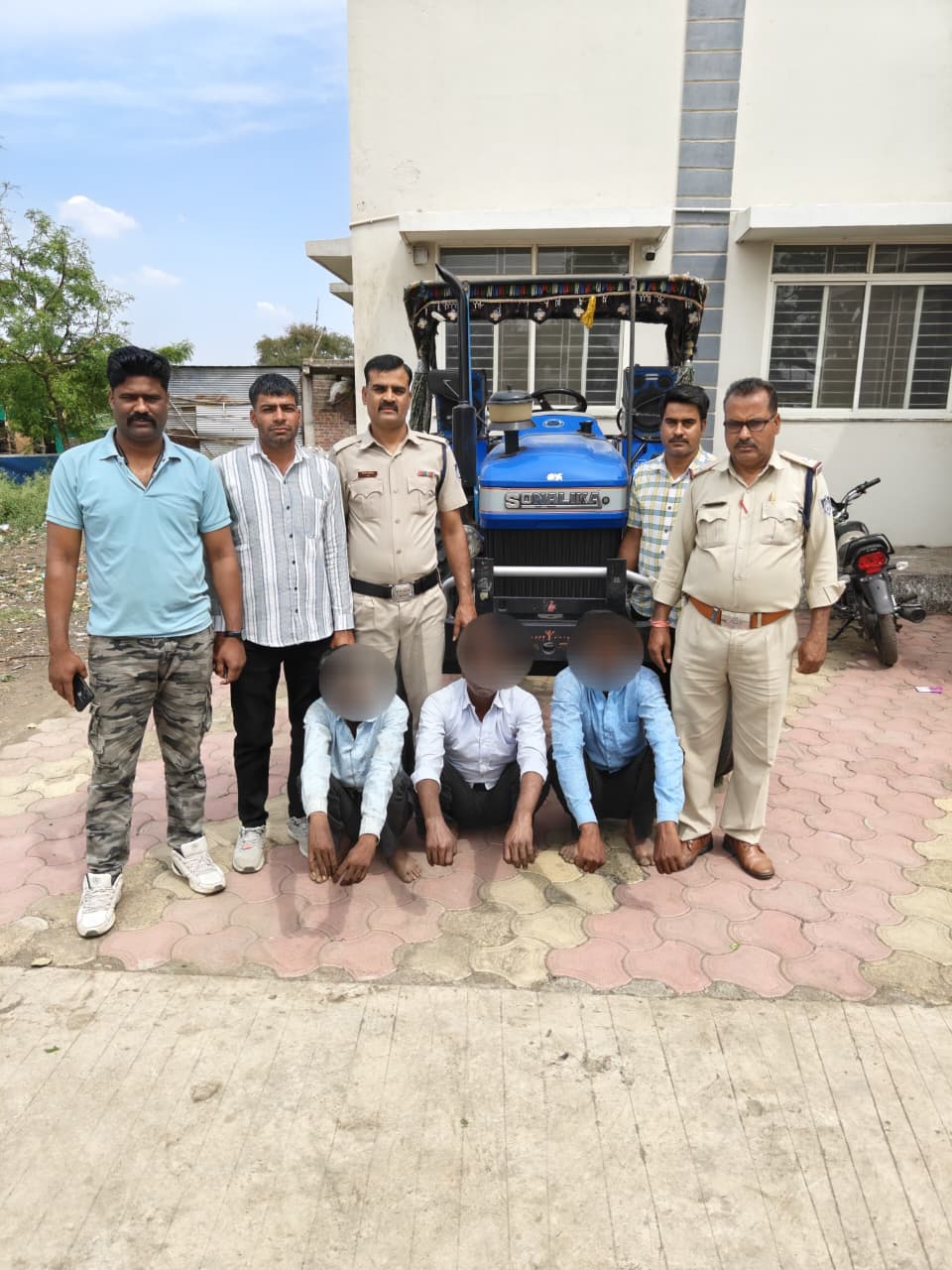 रतलाम: शासकीय ट्रांसफार्मर से तेल चोरी का पर्दाफाश, तीन आरोपी गिरफ्तार