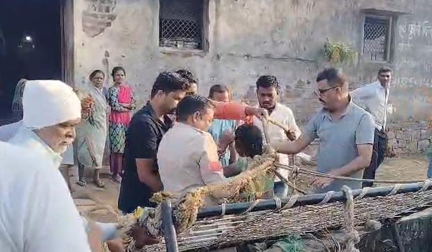 बड़वानी: पारिवारिक विवाद के चलते महिला ने कुएं में लगाई छलांग, चार घंटे बाद सुरक्षित बचाई गई