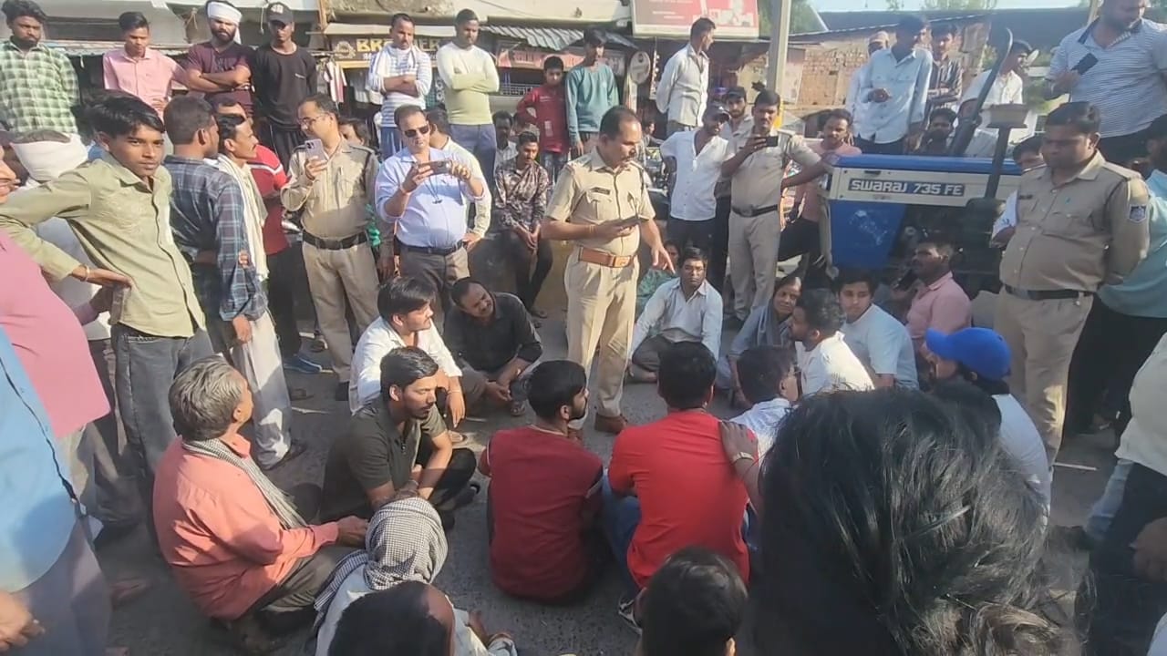 विदिशा: शराब दुकान के स्थानांतरण के विरोध में स्थानीय निवासियों का जोरदार प्रदर्शन