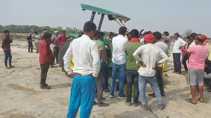 दमोह/नरसिंहगढ़: सुनार नदी में ट्रैक्टर दुर्घटना, चालक की मौत