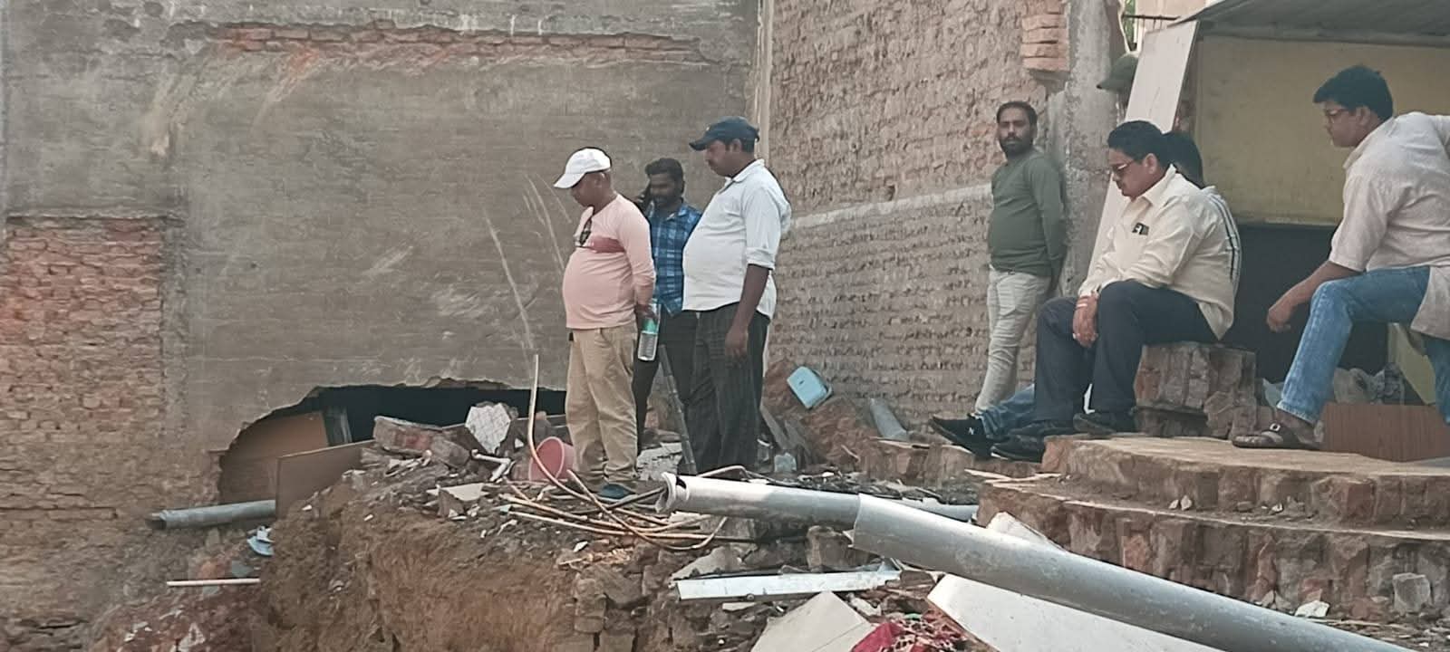 अनूपपुर: कोतमा में अग्रवाल लॉज गिरने की घटना पर प्रशासनिक कार्रवाई पर उठे सवाल