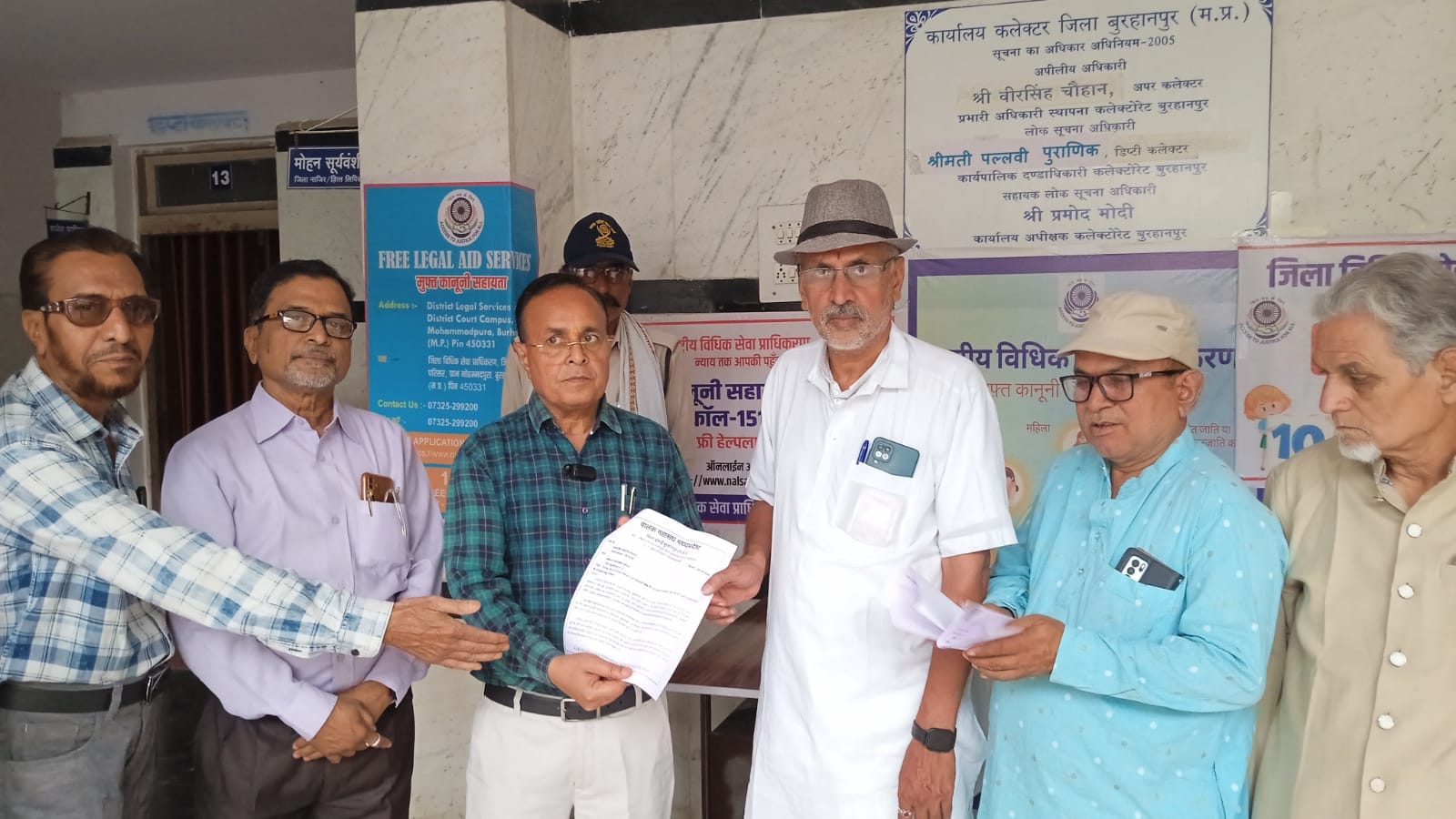 बुरहानपुर: स्कूलों में अनिवार्य हो ‘सिविक सेंस’, पालक महासंघ ने एसडीएम को सौंपा ज्ञापन