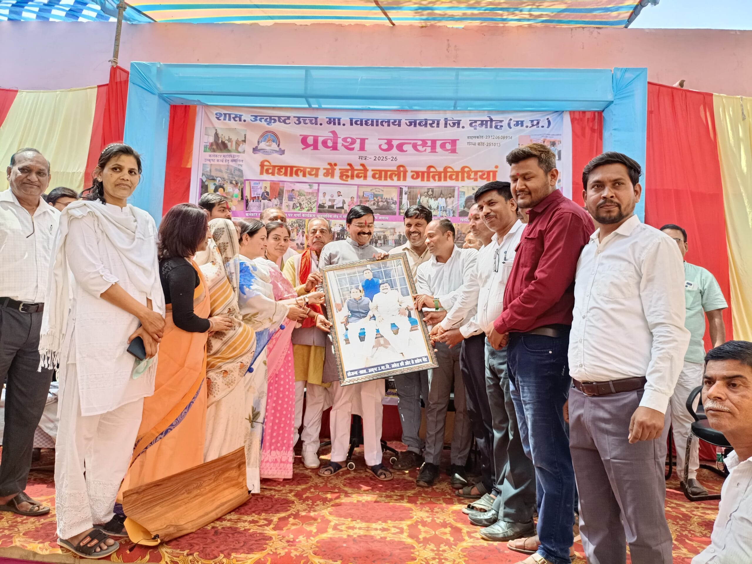 जबेरा उत्कृष्ट विद्यालय में तकनीकी क्रांति: अब आधुनिक लैब में हुनर सीखेंगे छात्र, मंत्री धर्मेंद्र सिंह लोधी ने बढ़ाया मनोबल