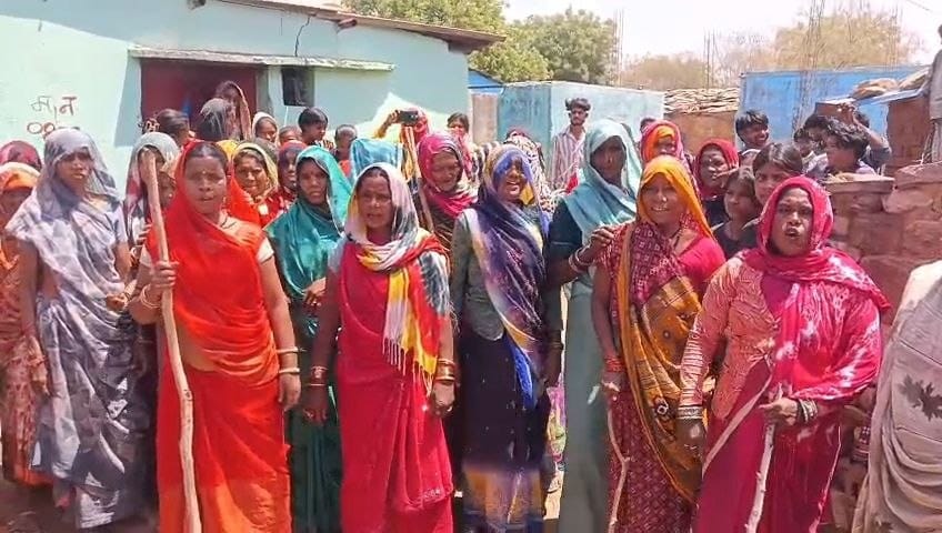 दमोह के मडियादो गांव में आदिवासी समाज की ऐतिहासिक पहल: शराबबंदी का सख्त निर्णय