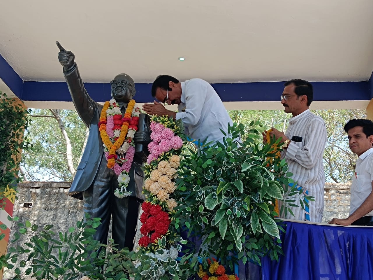 मुंगावली: हर्षोल्लास के साथ मनाई गई बाबा साहब अंबेडकर की जयंती, विधायक बृजेन्द्र सिंह यादव ने दी श्रद्धांजलि