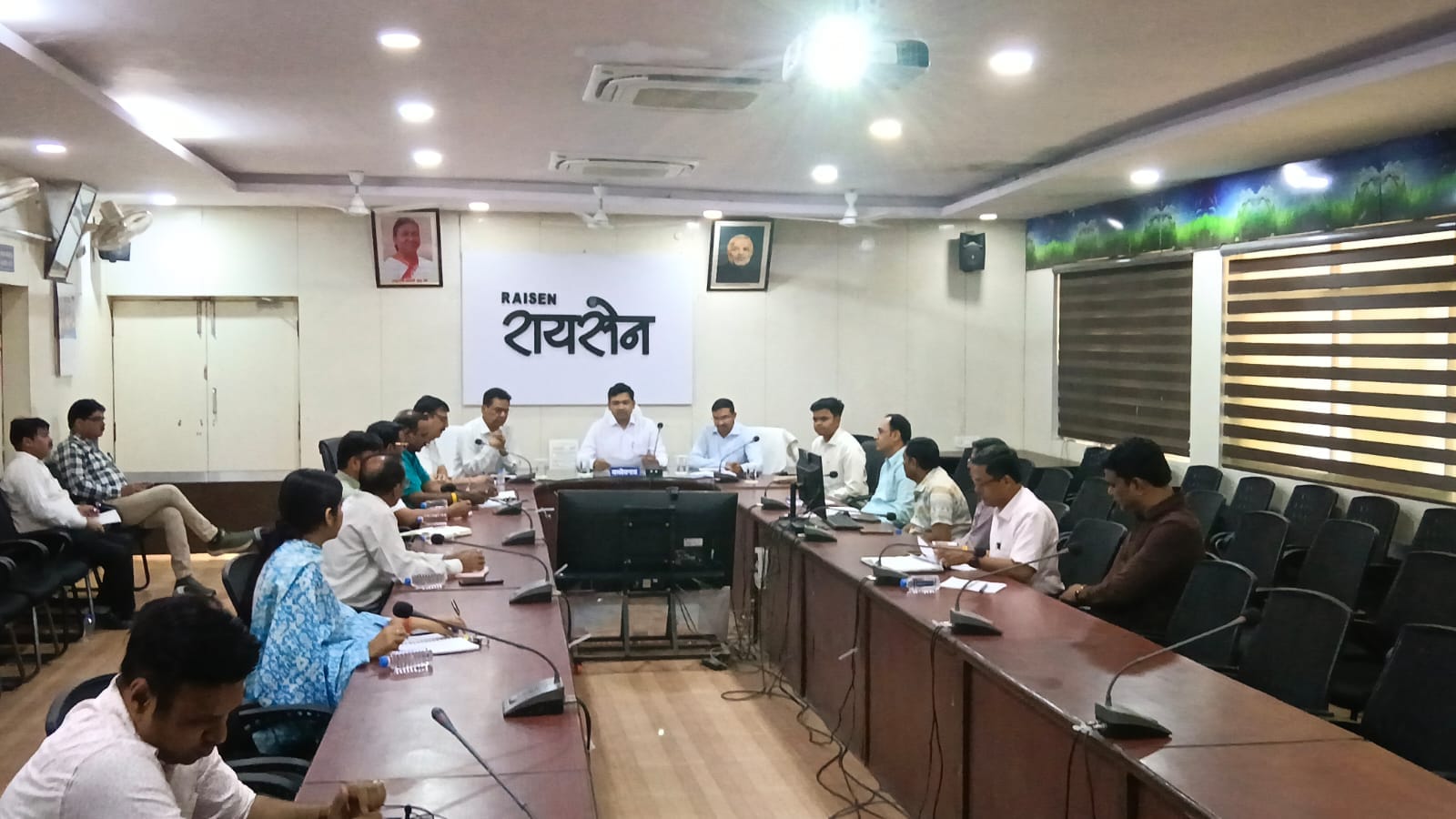 सीएम हेल्पलाइन शिकायतों के त्वरित व संतोषजनक निराकरण के निर्देश