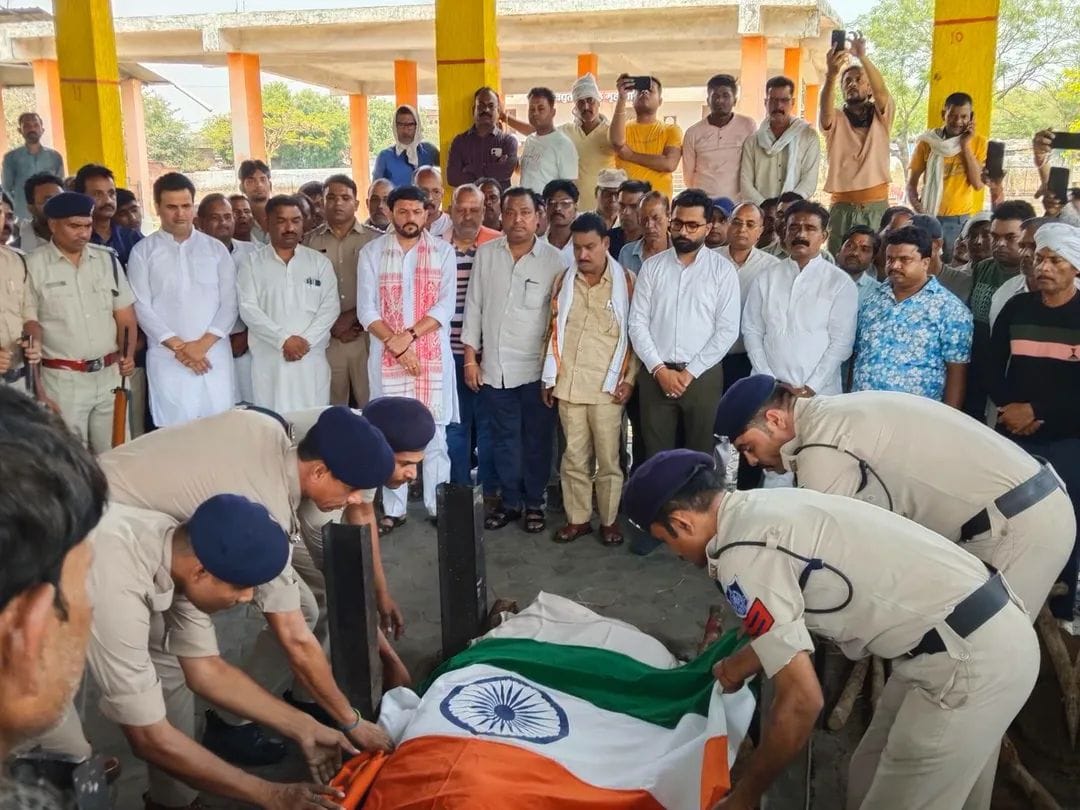 अखाड़ा गुरु भगवानदास रायकवार ‘दाऊ’ का निधन, राजकीय सम्मान के साथ अंतिम विदाई