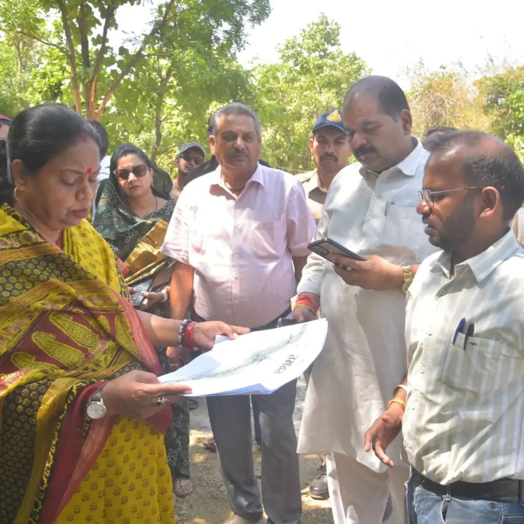 भोपाल में ‘नमो वन पार्क’ निर्माण का निरीक्षण, महापौर मालती राय ने दिए समयसीमा में काम पूरा करने के निर्देश