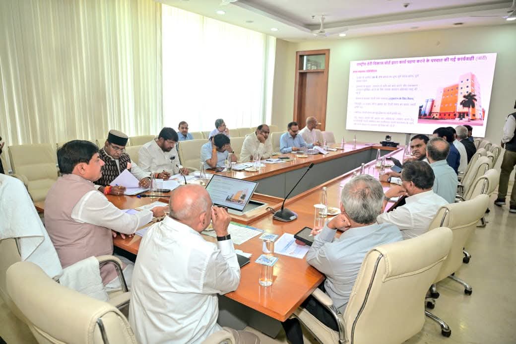 किसान कल्याण वर्ष में दुग्ध उत्पादन बढ़ाने पर जोर, स्कूलों में मिलेगा साँची का टेट्रा पैक दूध