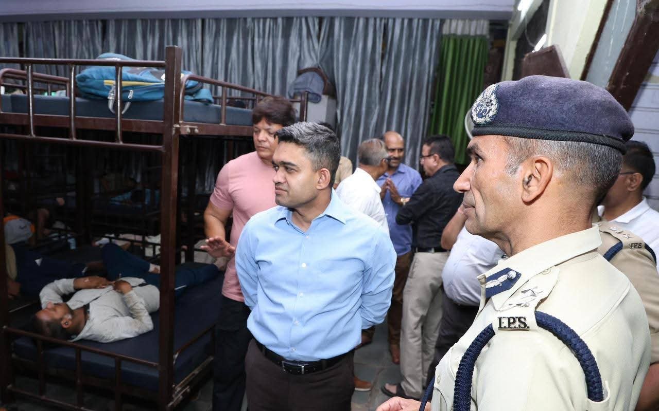 भोपाल में देर रात एक्शन, कलेक्टर और पुलिस कमिश्नर पहुंचे रैन बसेरा