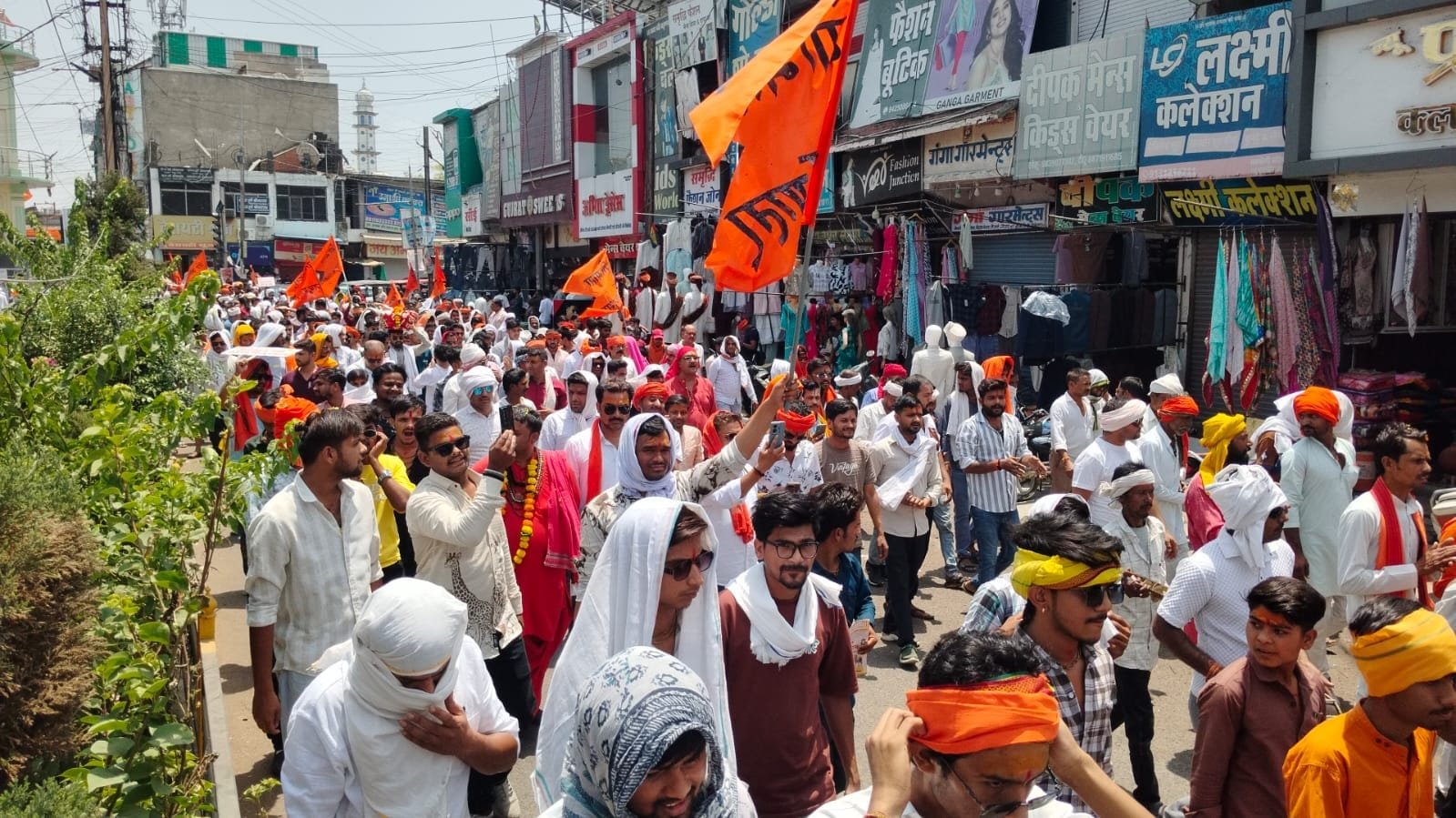 दमोह में शादी में जा रहे दो युवक हादसे का शिकार, एक की मौत, दूसरा घायल