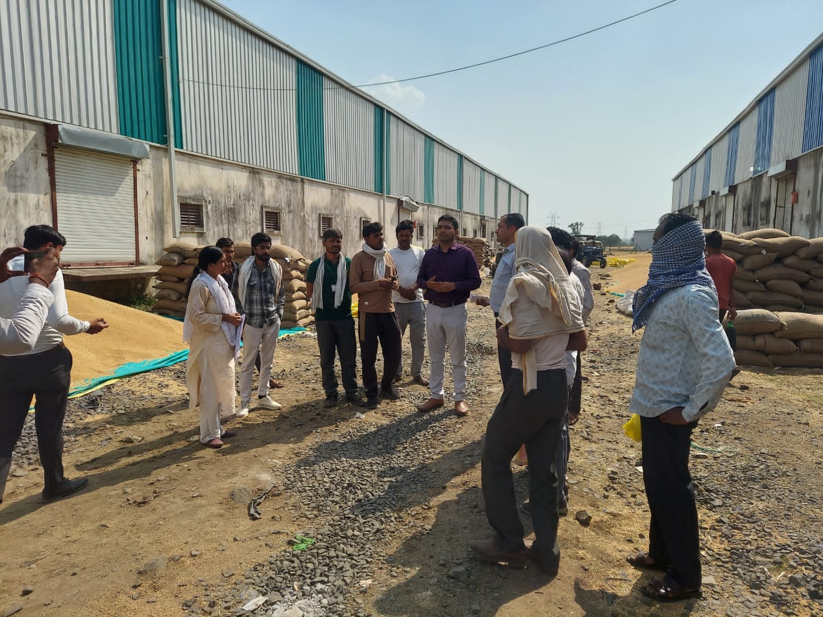 रायसेन: कलेक्टर विश्वकर्मा ने उपार्जन केन्द्रों का किया निरीक्षण, समय पर कार्य पूर्ण कराने के निर्देश