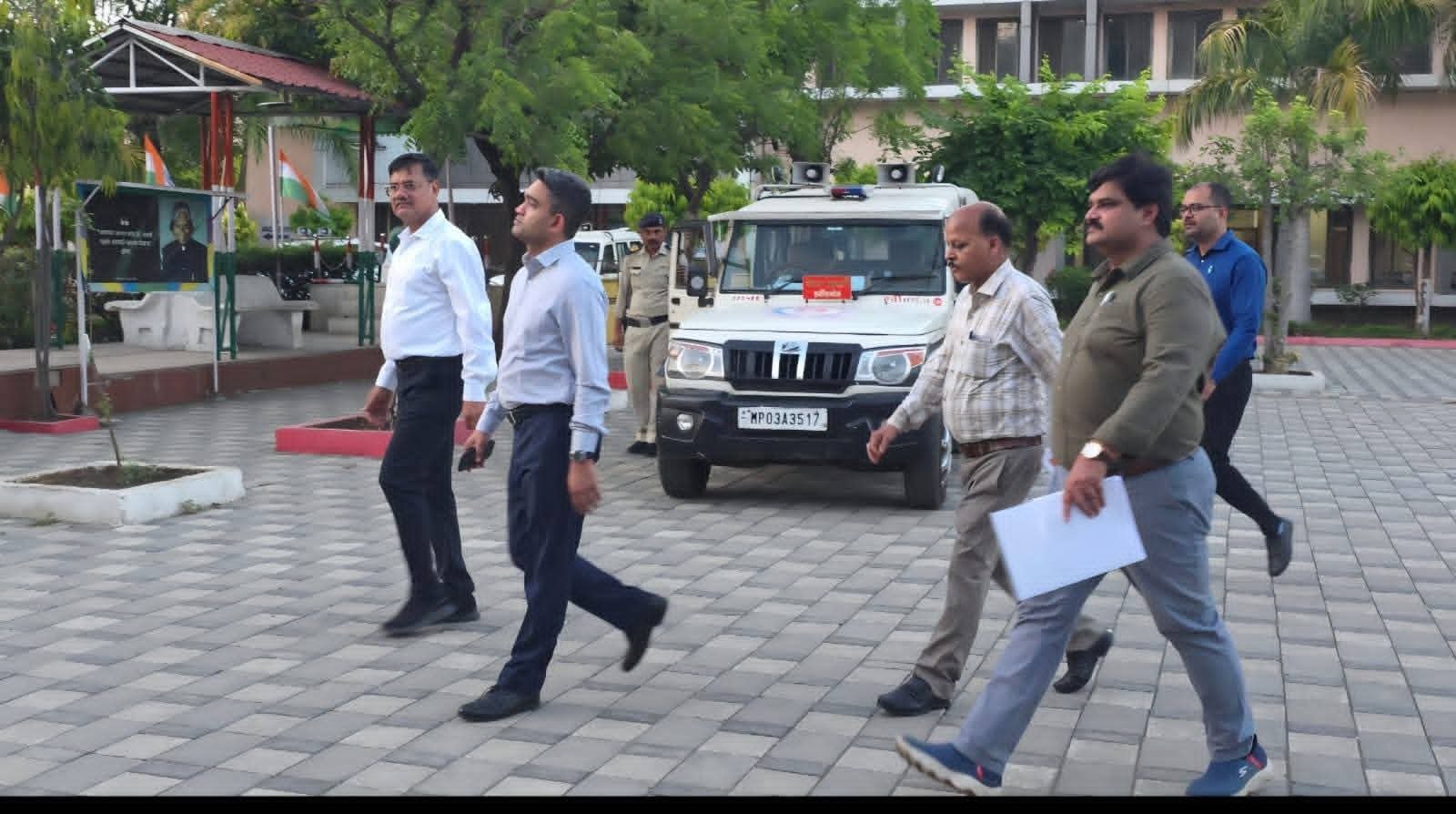 भोपाल में नीट परीक्षा केंद्र का निरीक्षण, कलेक्टर ने दिए निर्देश