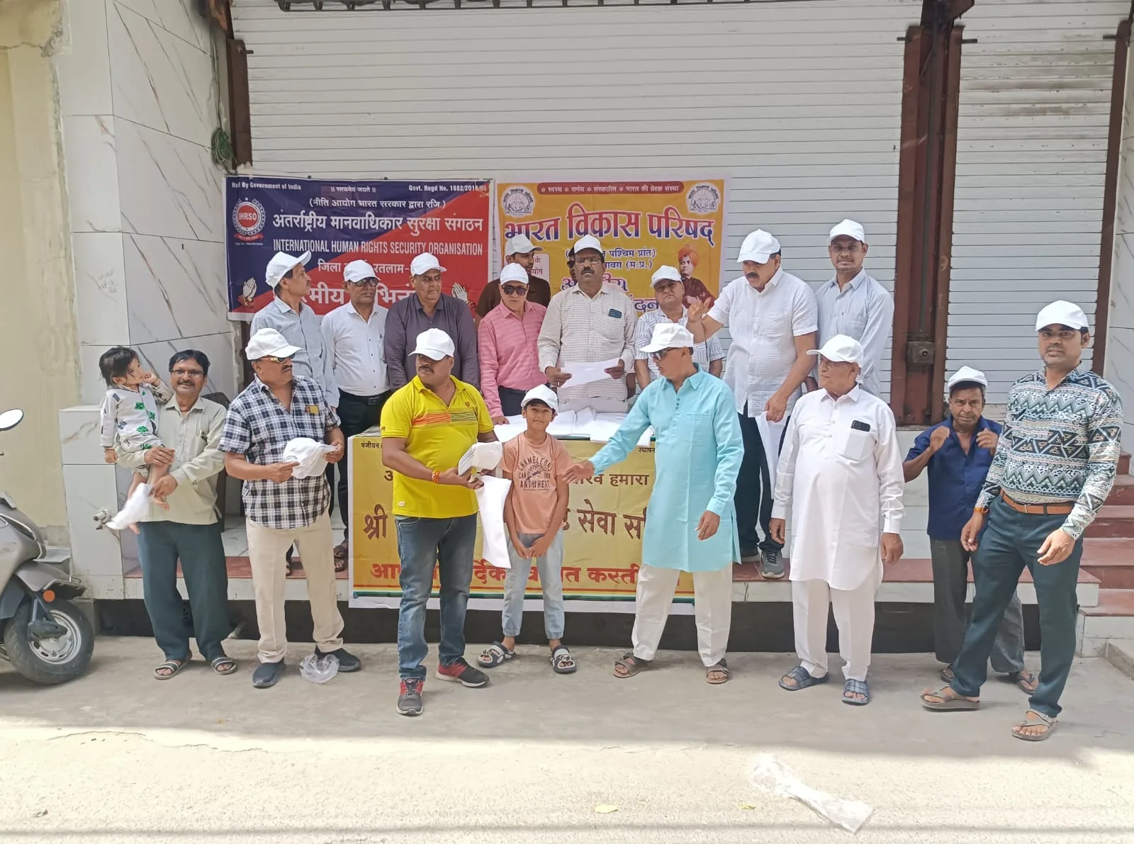 प्लास्टिक छोड़ो, कपड़े की थैली अपनाओ: जावरा में जागरूकता अभियान