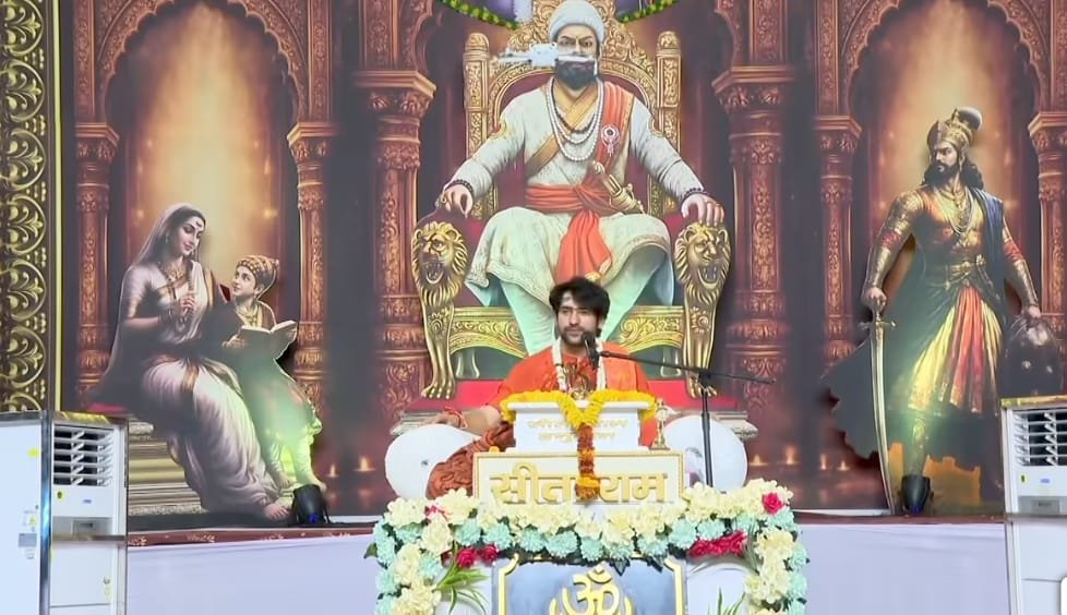 ‘शराबी’ माताओं पर धीरेंद्र शास्त्री का विवादित बयान; छिड़ी नई बहस