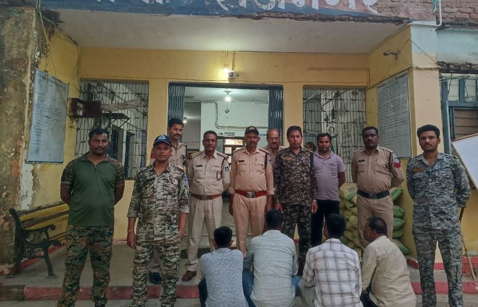 5 साल पुराने मामले में 4 फरार आरोपी गिरफ्तार, राजनगर पुलिस की बड़ी कार्रवाई