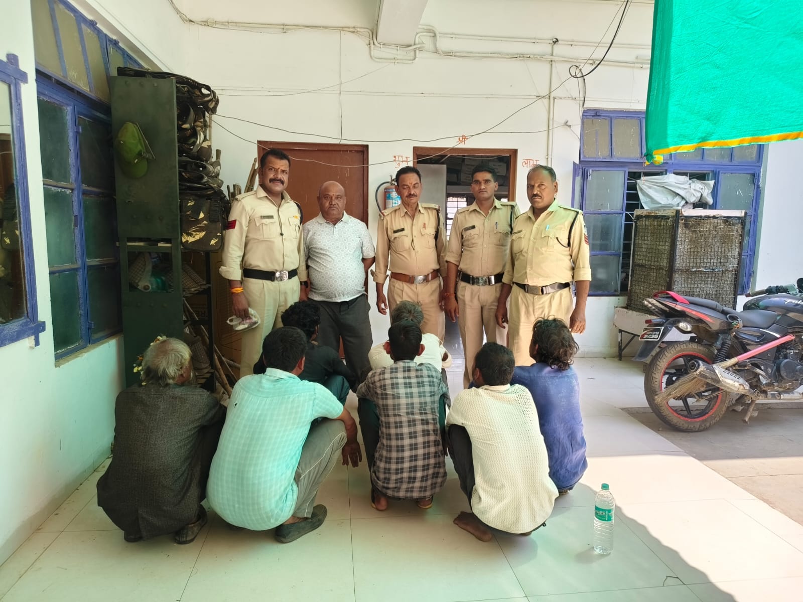 बांदरी पुलिस की दबिश; मारपीट के मामले में लंबे समय से फरार स्थायी वारंटी गिरफ्तार, भेजे गए जेल