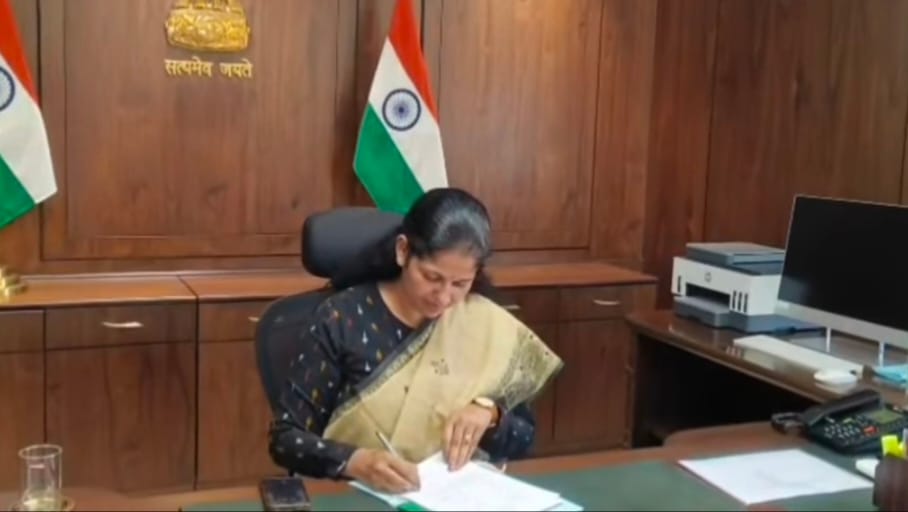 सागर को मिली दूसरी महिला कलेक्टर; 2012 बैच की तेजतर्रार आईएएस अधिकारी प्रतिभा पाल ने पदभार संभाला